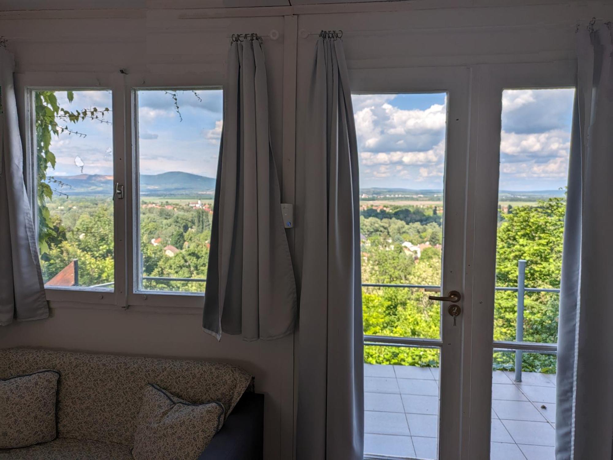 Paratlan Panorama Kishaz Apartment Tahitotfalu Luaran gambar